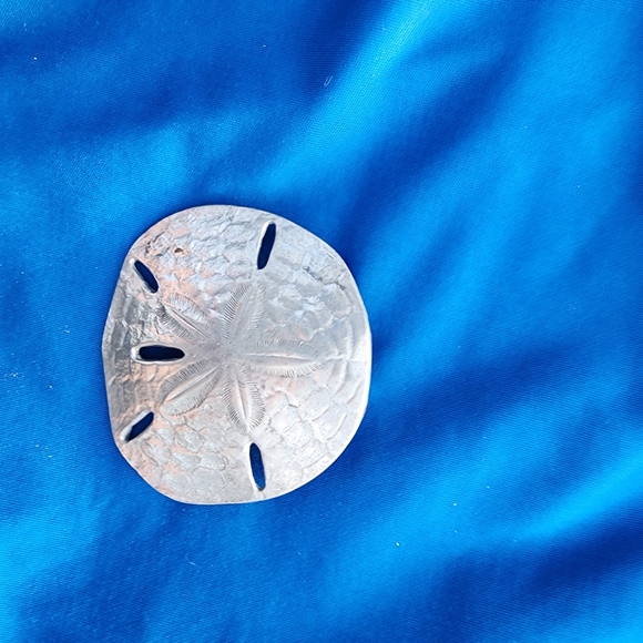 REED and BARTON Pewter Sand Dollar Pendant for necklace. - Picture 7 of 9